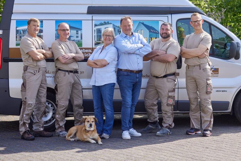 Bild von Mitarbeitern und Geschäftsinhaber:innen der Firma Xylotec aus der Nähe von Köln.